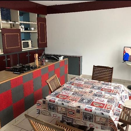 Le Studio De Tom Hirson Eksteriør bilde